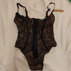 Elegant Black Lace Chemise